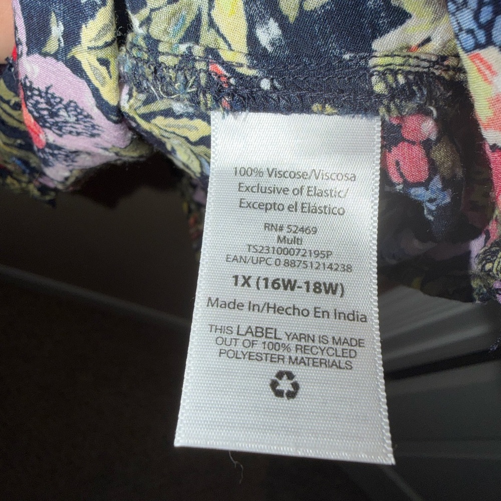 Terra & Sky Colorful Floral Blouse - Picture 6 of 6